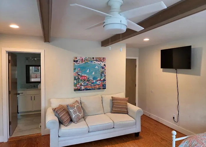 2264 Seascape Crt.